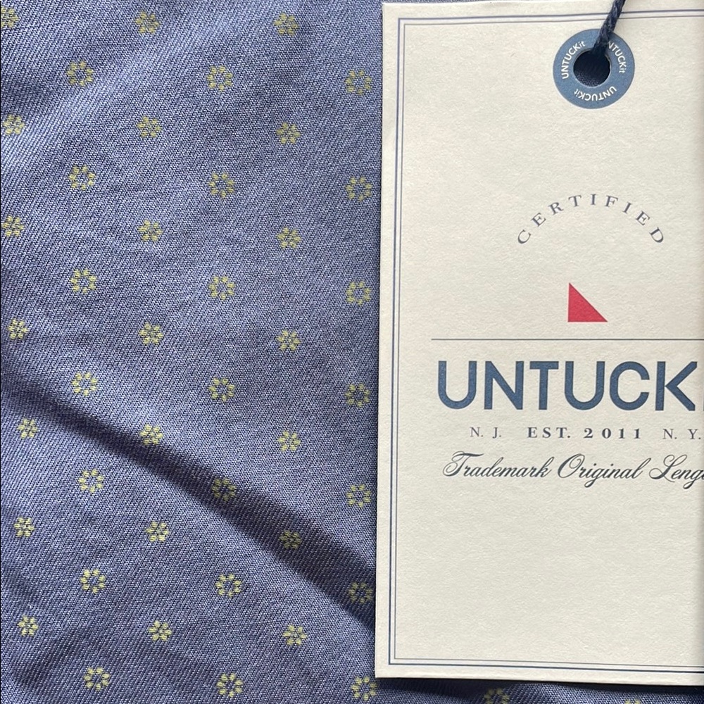 Untuckit button down - Picture 3 of 3